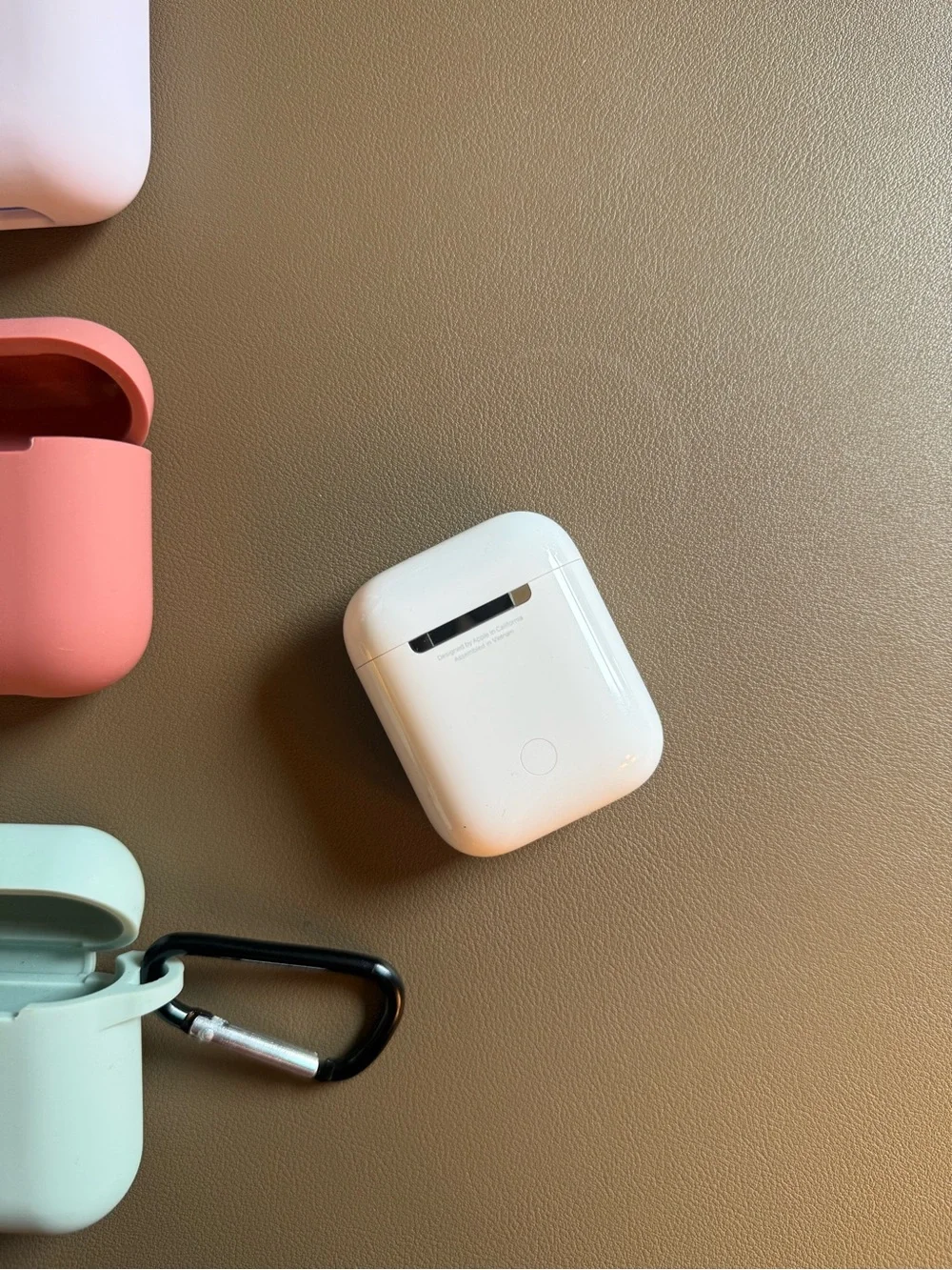 Apple AirPods Gen. 2 + 6 Case Bundle